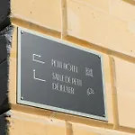 Villa V Petit Hotel